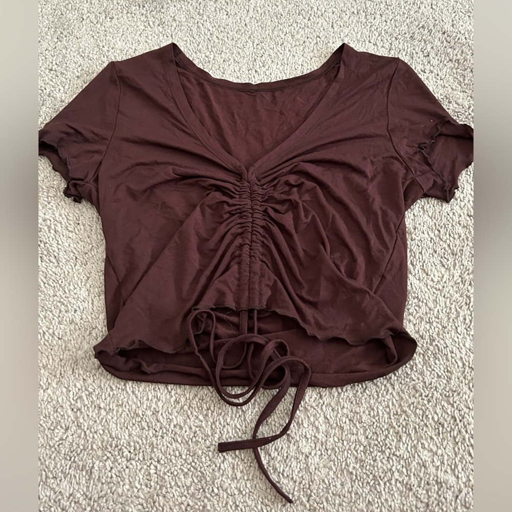 Verdusa Women's Ruched Drawstring Front V Neck Crop Tee Top